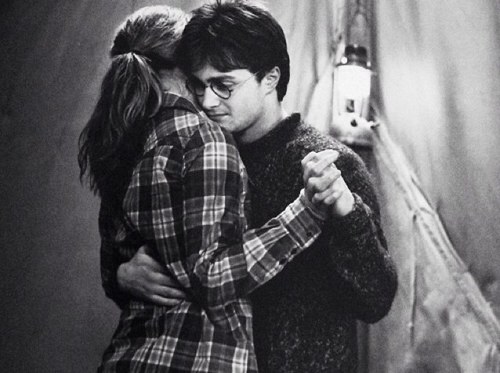 Don't really know what to write but Harry Potter & Emma Watson are perfectly amazing...also tweet other rubbish :)