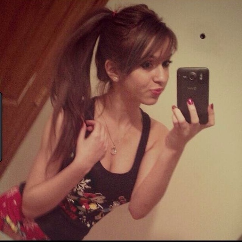 MsCuteJinx_Xox's profile picture. Instagram; _CutiePieee_
Kik Cutie_Pieeee