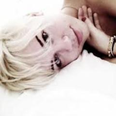 I Love Miley Cyrus !!! ♡♥
Follow Me I Follow Back ! ;D