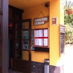 Tradición familiar. Más de 75 años dando de comer.
Desde 2013 estamos en la Guía Repsol. Tfno reservas 947191689