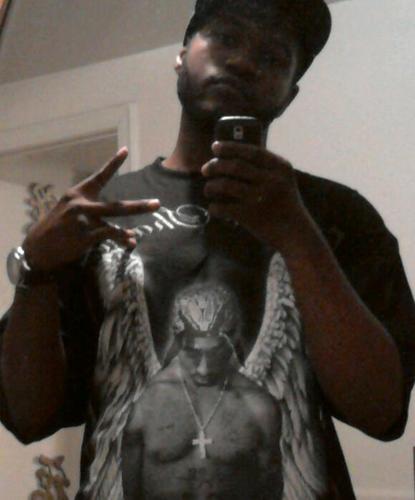 P_RedDoggsMC_'s profile picture. #TeamPatroit, #TeamFollowback, #TeamAries, #TeamBrownskin,#TeamIDGAF, #TeamNosleep, #TeamHeat, #TeamAndroid, #TeamHustle, #TeamMoney, #MoneyGang