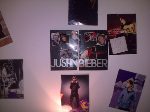Justin will never follow me tear tear :(