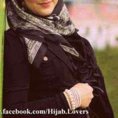 لست بَ عاشقة فَ أميطوا اذىَ ظنونكمَ عنّ تسكُع احرُفيَ .. ♡̨̐