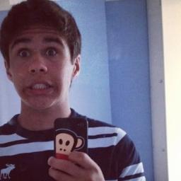 Escrevi teu nome com caneta permanente no meu coração ! Call me maybe ? Fc dia : 12/012013