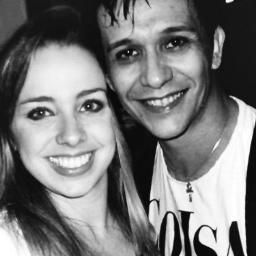 As vezes, quando a saudade não cabe no coração, ela escorre pelos olhos..... Eu amo você @_pamelacoto ♥