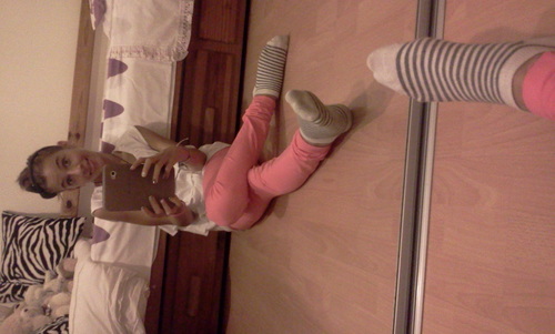 Viki12_5's profile picture. 