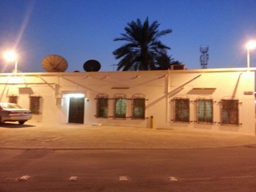 اتق شر من احسنت إليه بالاحسان إليه