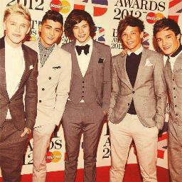 Follow me. I'm Follow back.I'm from Denmark. 
I love One Direction.
Niall 20 %
Louis 20 %
Harry 20 %
Liam 20 %
Zayn 20 %
One Direction 100 %
Perfection