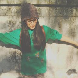 Hello !!. My name is fah . ! Not real fah ( Real = @FahArisara  ) ฝากด้วยค่ะ ซิงเกิ้ลแรก โปรดรักษาระยะห่าง / load *339087 ;))/ Thank you follower ♥ ทักฟ้ามานะ !
