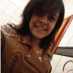 prazer, 15 anos, extrovertida, simpatica e muito ciumenta *---*