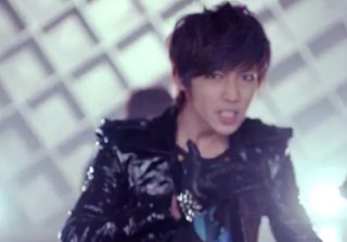 อั้ยย่ะ! ~ เหมียวกวังบอท เจ้าชายตาโตแห่ง Boyfriend .. หล่อ รั่ว เกรียน นี่แหละสไตล์ผม .. ฟอลมาสิครับแล้วคุณจะหลง *ยิ้ม*  11/12/12