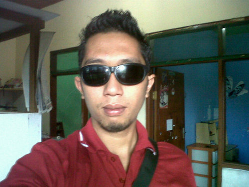 SuthaDwi's profile picture. Yang pasti2 aja