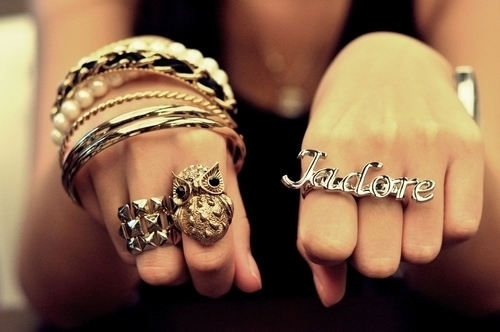 just two girls trying to survive this lifee.. // #randommaccount // let you know that love isnt a game. //
