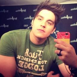 Voce é a força que me faz andar; é a esperança que me faz confiar;  a vida pra minha alma; Você é meu propósito; Você é TUDO! Te amo negoo linduu..sz'