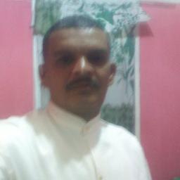 maestro de obras y chavista el cien por ciento no te equivoque revulucionario pa lante mi comandate eterno yo por ti muero y defiendo esta revoluccion