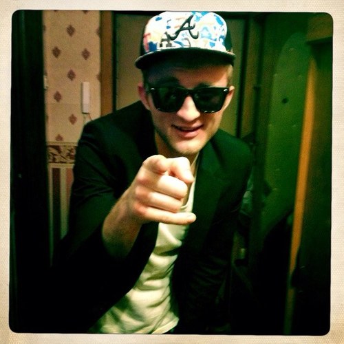 dzhy_130's profile picture. 