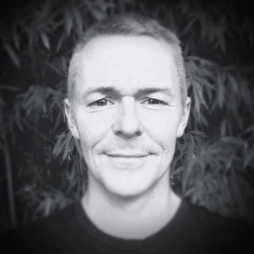 Wildlife & nature photographer with an unwavering curiosity about nature, science & the world.