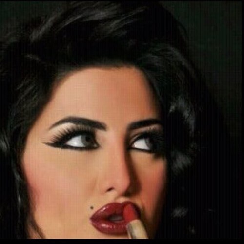 عفوا انا لستُ بمجنونه لاكن كل مافي الامر اني طالبه (جامعه الكويت) وربما منها جُننت