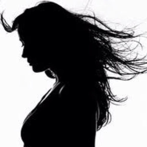 اسعى للتغيير،طموحي هناااااك،متعتي في العمل الخيري،التطوعي،العطاء ،هدفي ان أصنع فرق أؤمن بأنني سافعلها،أغرد فيما يعجبني ومالايعجبني .. كتاباتي في مفضلتي