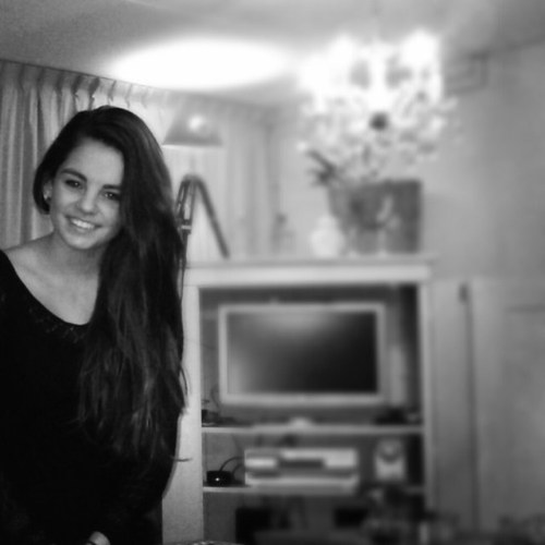 Dit is mn nieuwe twitter :) R.I.P Sidney, forever in my heart. Instagram; heartsophie.