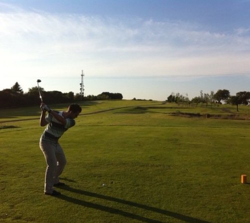 Proud dad to 2 boys, lover of golf and family man. 8 hc