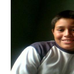 me gusta mucho el futbol es mi pasión y mi club favorito es cerro aah me gustá inventar cosas nuevas como trucos para jugar al futbol