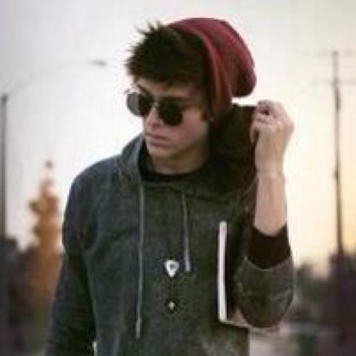 DanniBitesHard's profile picture. Vampire|Bi| Multi-rp|Multi-gen| I do anytype, including 18+| Read This: http://t.co/FPjxx7Jg