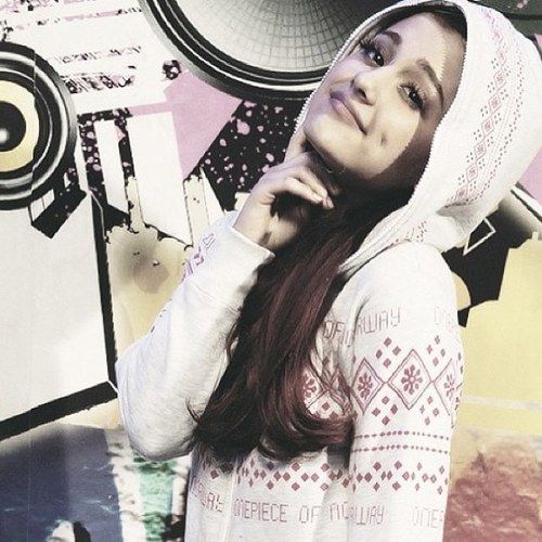 Ariana Grande.