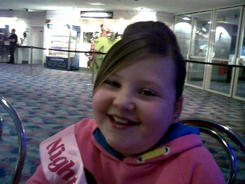 Heyy! ☺my name is Chloe :-) Follow me! I follow back! 
I tweet randomly :'D