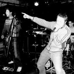 Bonse's profile picture. Darren Barley is a Singer song writer mostly known for being a featured vocalist on tracks the world over. Now the lead singer in top covers band SHOT2BITZ!