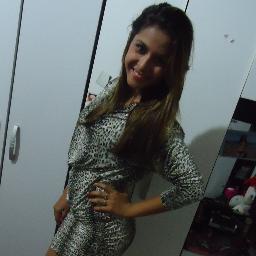 O meu mundo não é como o dos outros, quero demais, exijo demais; há em mim uma sede de infinito, uma angústia constante que eu nem mesma compreendo, pois estou