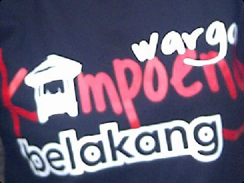 Meski di belakang, tapi tidak terbelakang...
