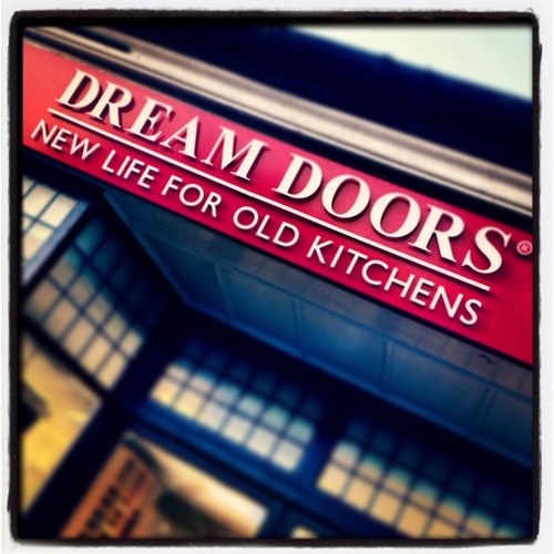 Replacement kitchen doors, custom kitchens, bedrooms, studies - Don't replace it, reface it!