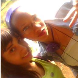 Sou uma menina muito especial e amo meus amigos (a).