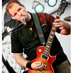 Gebouwenbeheer-preventie H-Graf // guitarra & bass // movies & music // mountainbike