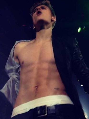 I Love you Jerry and i love you @Justinbieber