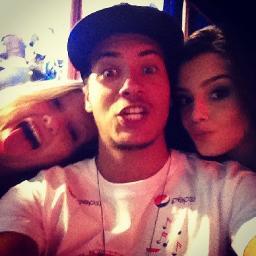 not know how to explain , it just happened  [...] -  @Lua_Blanco , @Aguiarthur   .  Since : 29/11/2012