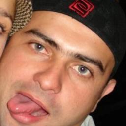 quem sou eu: sou lindo
filhos: nao
orientaçao sexual: Heterossexual
fumo: nao
cidade natal: sao paulo
cor dos olhos: azuis
fisico: atletico