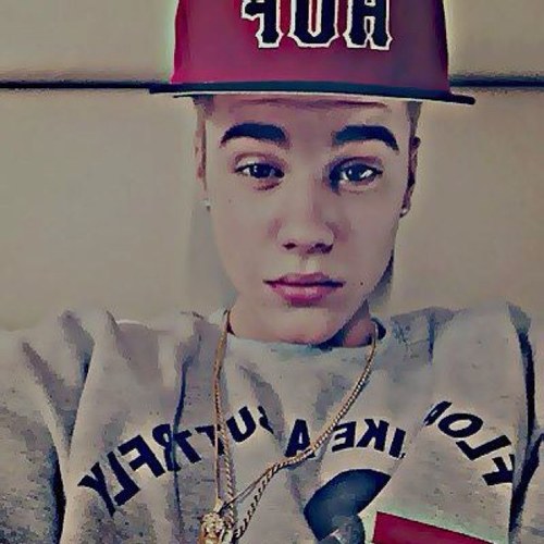 Follow me, I follow back♥  I'm a Real Belieber's  ® ♥  !  RIP Avalanna Lil Angel Miss u♥♥