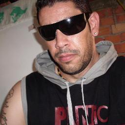Oi sou gilson moro em osasco;,Se liga só;;; Lutar sempre Vencer tauvez Desistir Jamais....