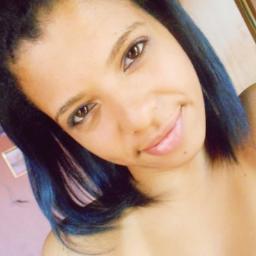 17 anos, ♋ =  canceriana, Apaixonada, MUITO CIUMENTA,  (:  namorada do GeovaniCosta s2s2s2*