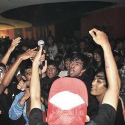 @dodord strings 
@arief_arr voc 
@zabrikbarkah drum
info: 085795659513 (dods)