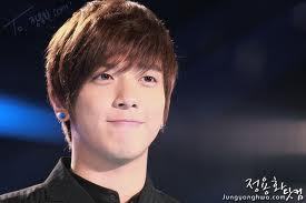 อะแฮ่ม!!กระผมมีนามว่ายงฮวา ผมหล่อ ทะเล้น น่าก(อ)ด  3 
  http://t.co/nb1e4rap
                        Yonghwa CNBLUE !!!