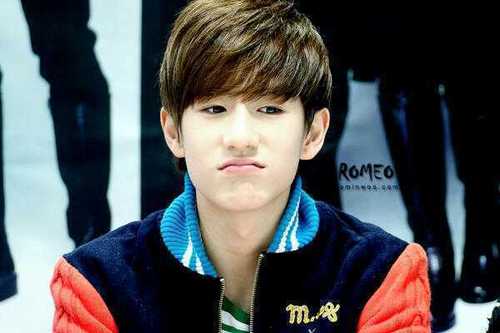 l'M BOT // ผมมีนูครับ .มอง(' ' ) . . เมื่อไหร่จะมีเบพือมาคุยกับผมซักทีน้า('///' ) 3