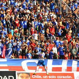 Fútbol, Católica, fútbol. La pelota siempre al 10.