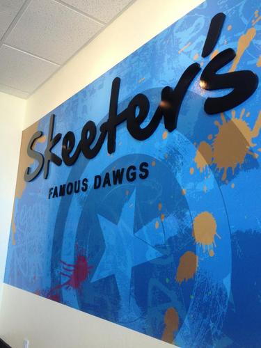 Skeeter's Famous Dawgs is located next to Kiwi Loco in Rexburg. It serves 100% all-beef and polish dawgs.