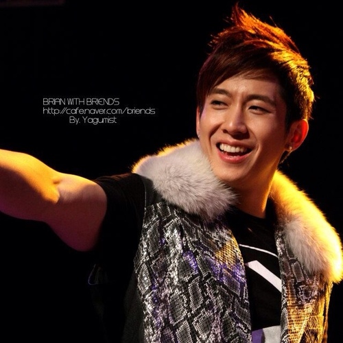BRIAN JOO's NAVER fan cafe BRIENDS's twitter.
- 브라이언 팬카페 브렌즈의 트위터입니다.