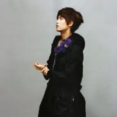 I'm Lee JongHyun. 〔Thai Bot〕 , guitarist and vocal of CNBLUE ☆ I'm your kitten~!! (=＾ω＾=) ลีจงฮยอนน่ารักใจดีขี้เล่น ㅋㅋ #วงนี้มี4คน
