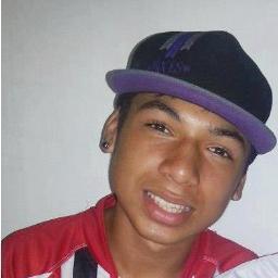 16 anos , Camiseta Manga Longa ♥ ,  Funk,Eletronica&Pagode , Chocolate Branco , Shopping ♥ , Rolleziin cons os Parçás ;]] !