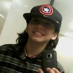 14 anos, doritos, chocolate, leite, uva , coca-cola , pizza, dormir,  desenho, skate, dança, festa, brincalhão, folgado , Grêmio.
